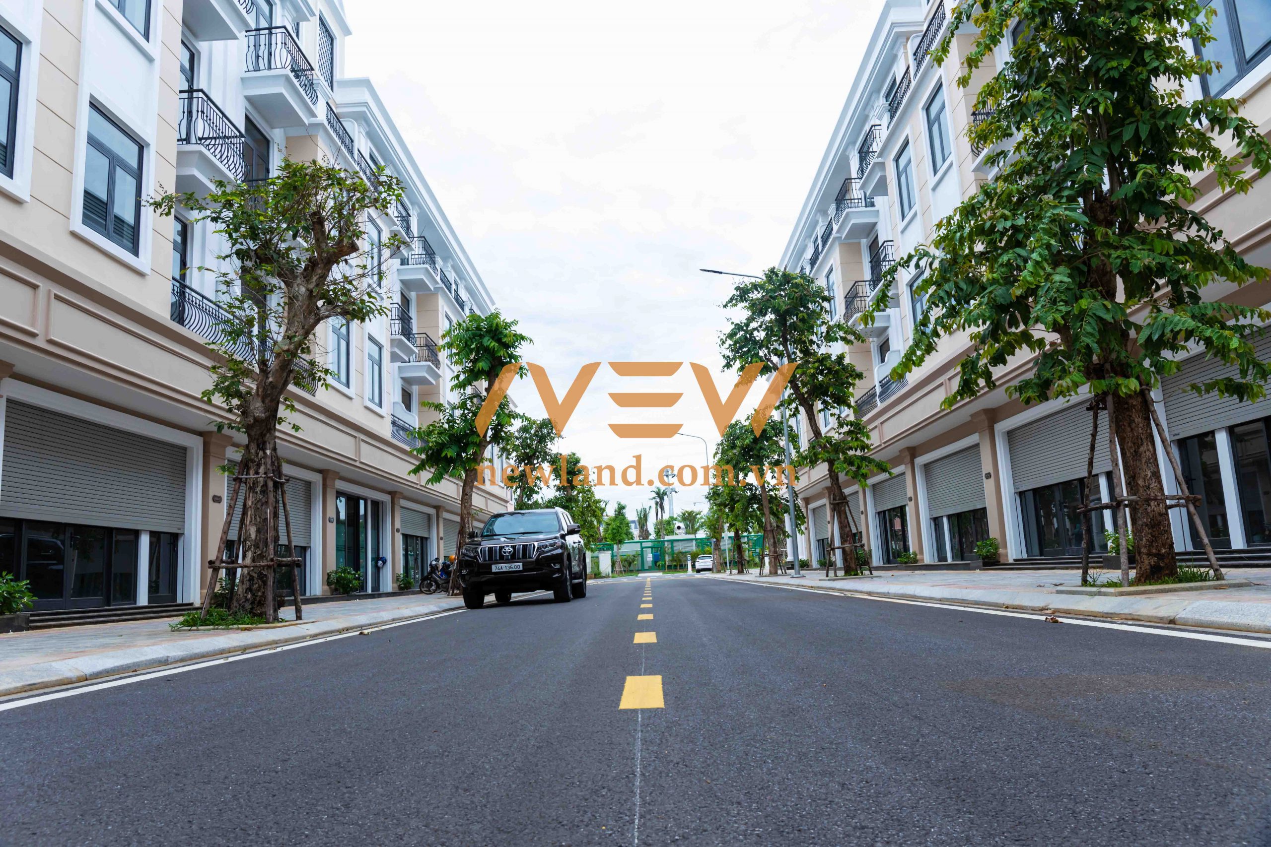 HG 03 – 17 Vincom Shophouse Royal Park
